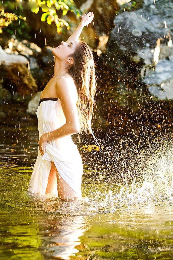 Marie Avgeropoulos in Aracaju