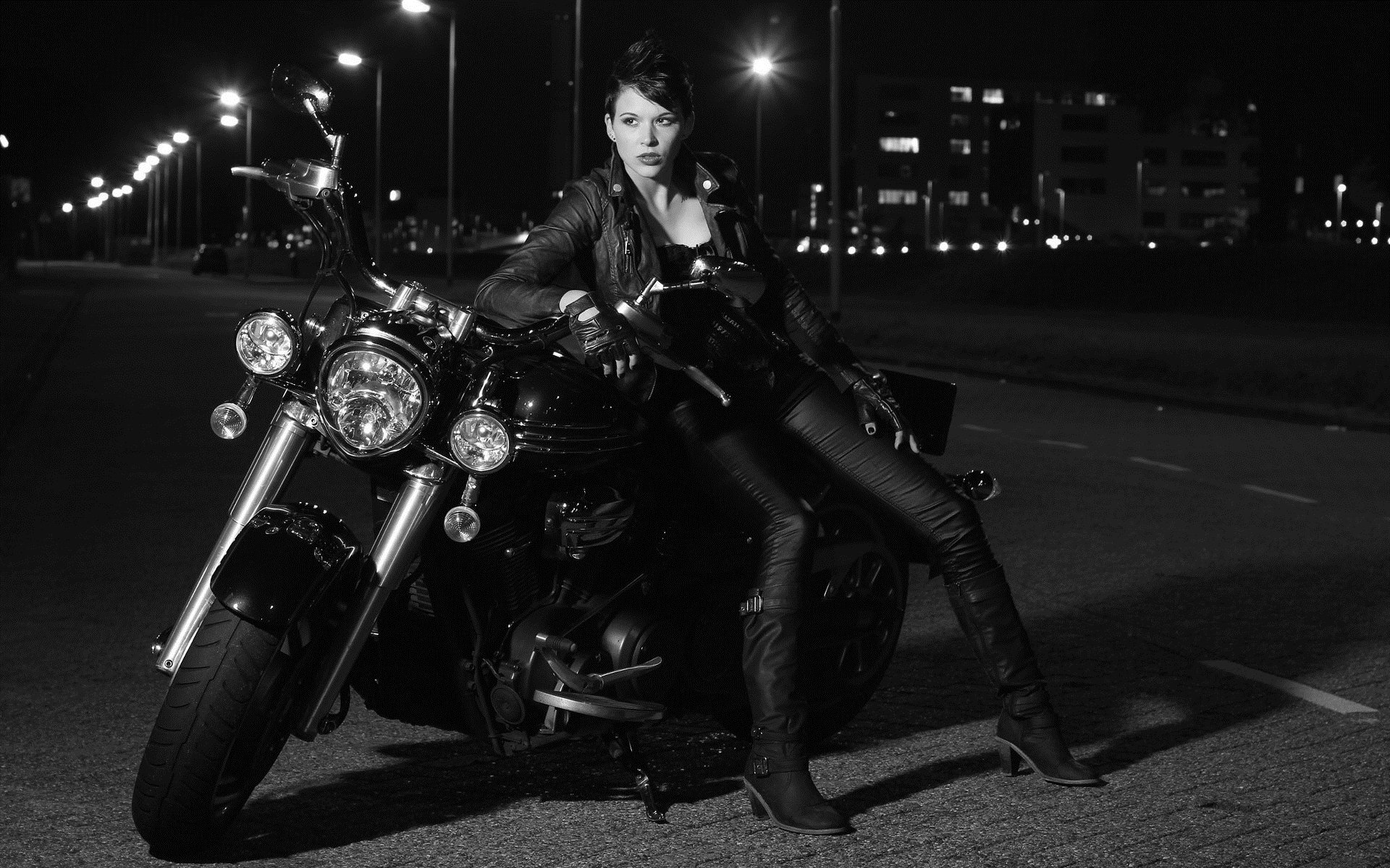 Photo Beautiful girls and motorcycles in Aracaju